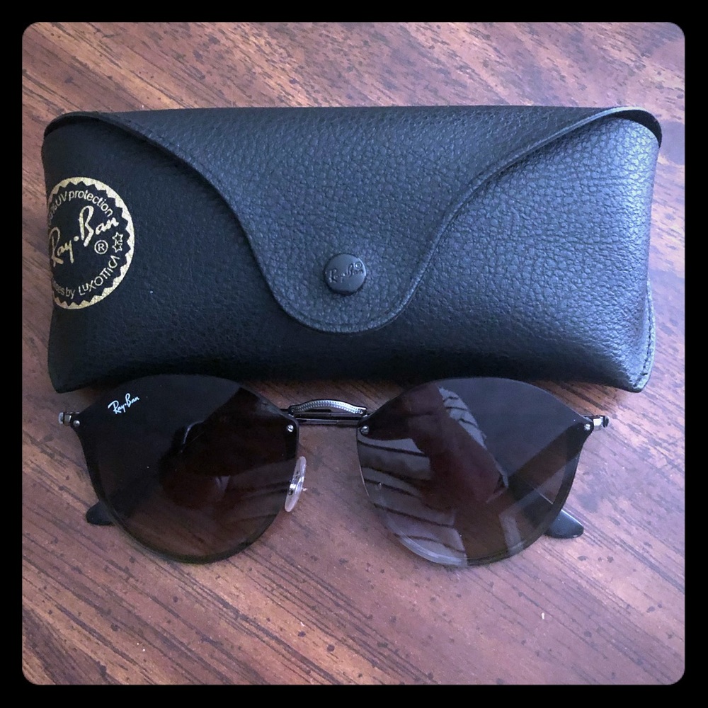 New w/o tags with case Women’s RayBan sunglasses